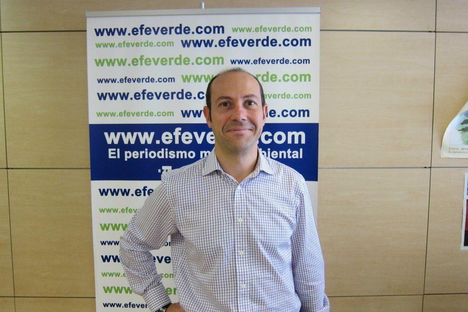 Luis Palomino, secretario general de ASEGRE durante su visita a EFEverde