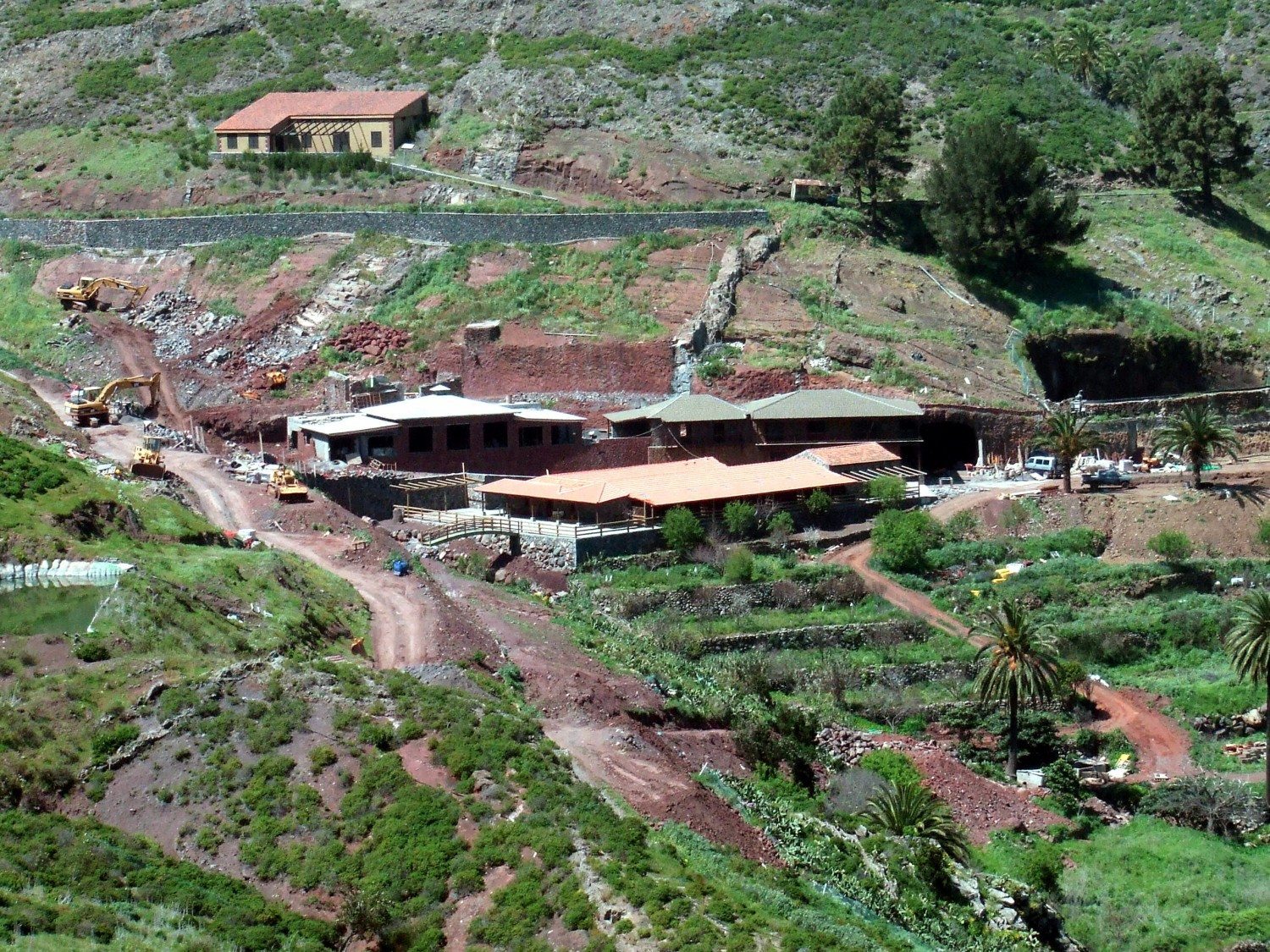 Obras dentro del Parque Natural de Majona.