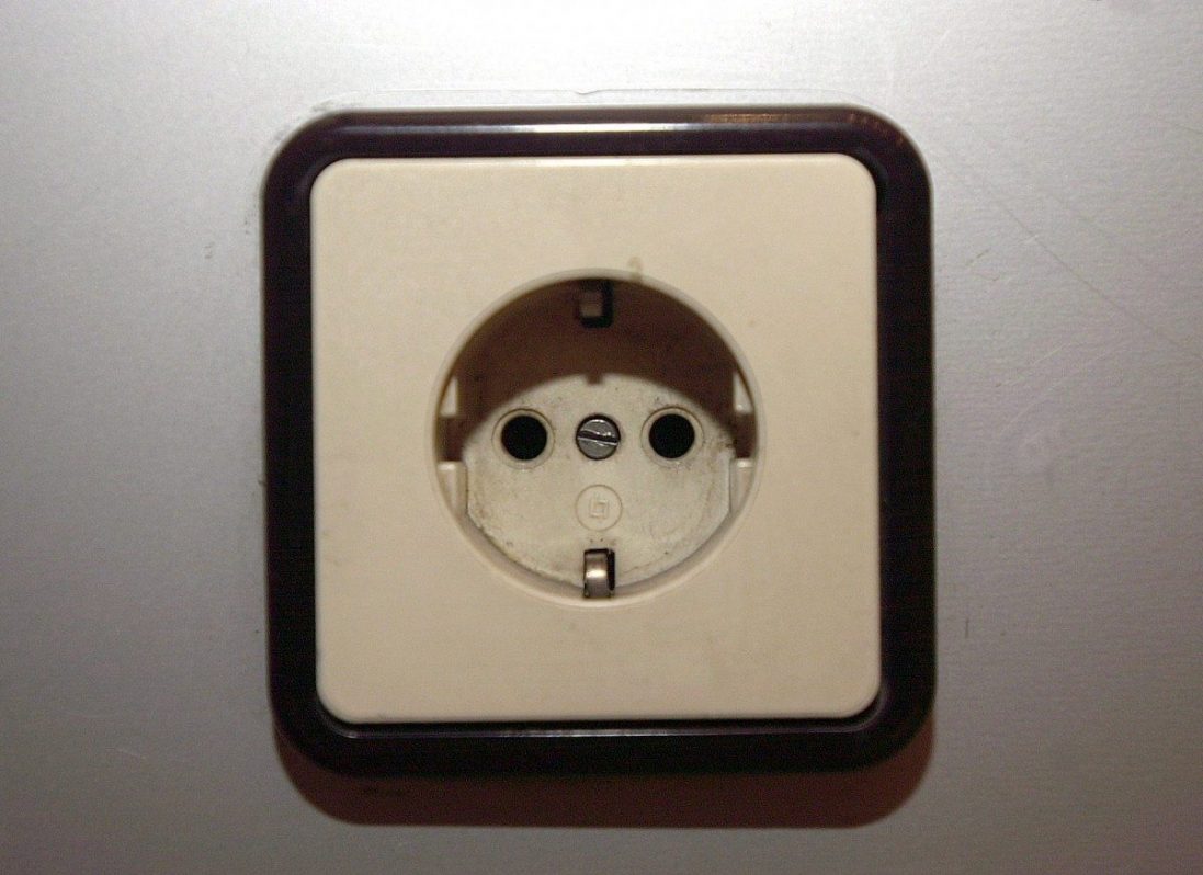 Enchufe de la luz.EFE/José Luis Pino