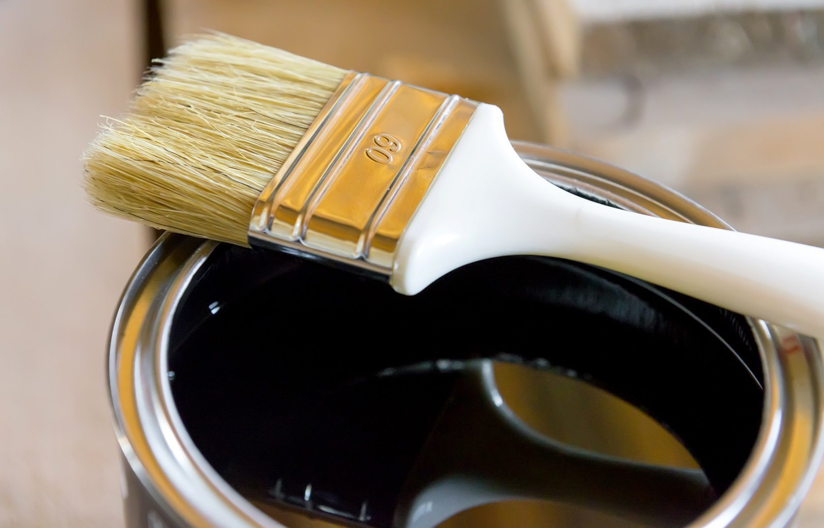 En la imagen un bote con la pintura calentadora tuberías, producto del desarrollo de la compañía ITL Investigación y Desarrollo. Foto: ITL 