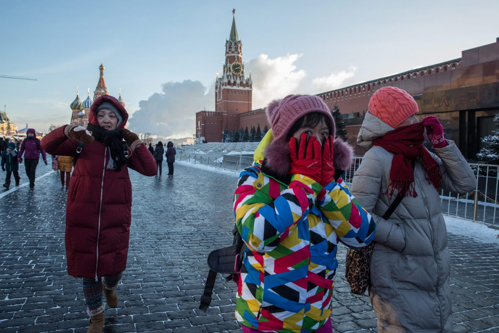 Las temperaturas han descendido hasta casi 30 grados bajo cero en Moscú. Foto: EFE/EPA/SERGEI ILNITSKY