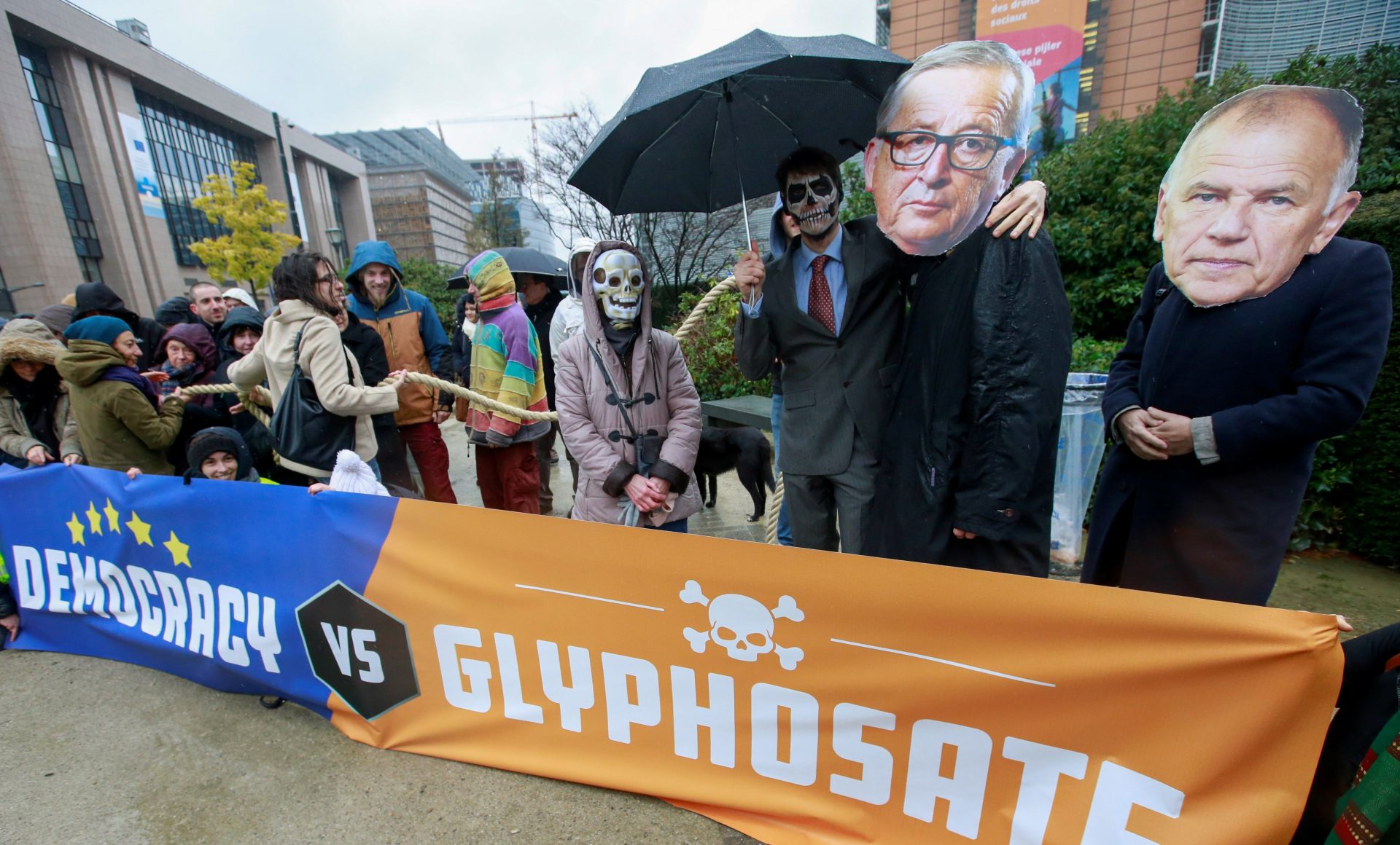 Glyphosate protest in front of the European Commission headquarters