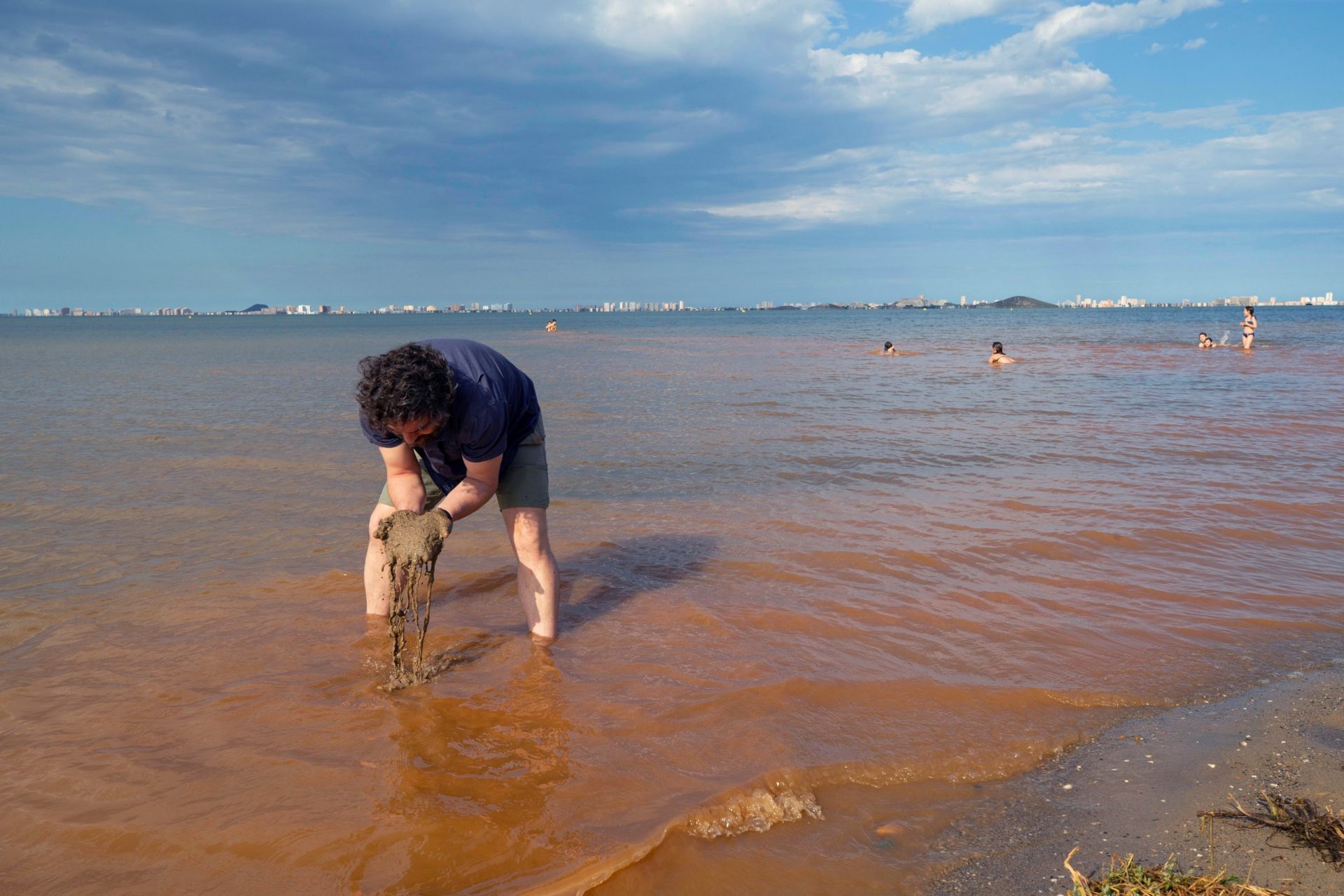 Mar mENOR LODO CONTAMINACIÓN