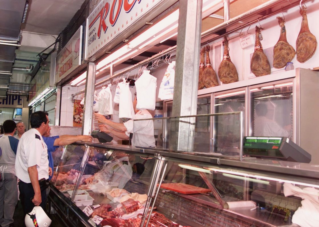 GREENPEACE PIDE REDUCIR EN UN 50% EL CONSUMO DE CARNE