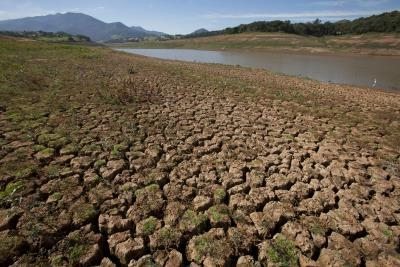 represa de Jaguari, a 88 km de Sao Paulo