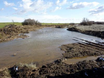 Foto de archivo agua de la derivación de la tubería de abastecimiento a la Llanura Manchega. EFE/Aníbal de la Beldad