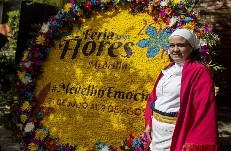 Feria de las Flores de Medellín en Bogotá (Colombia). EFE/IVÁN VALENCIA