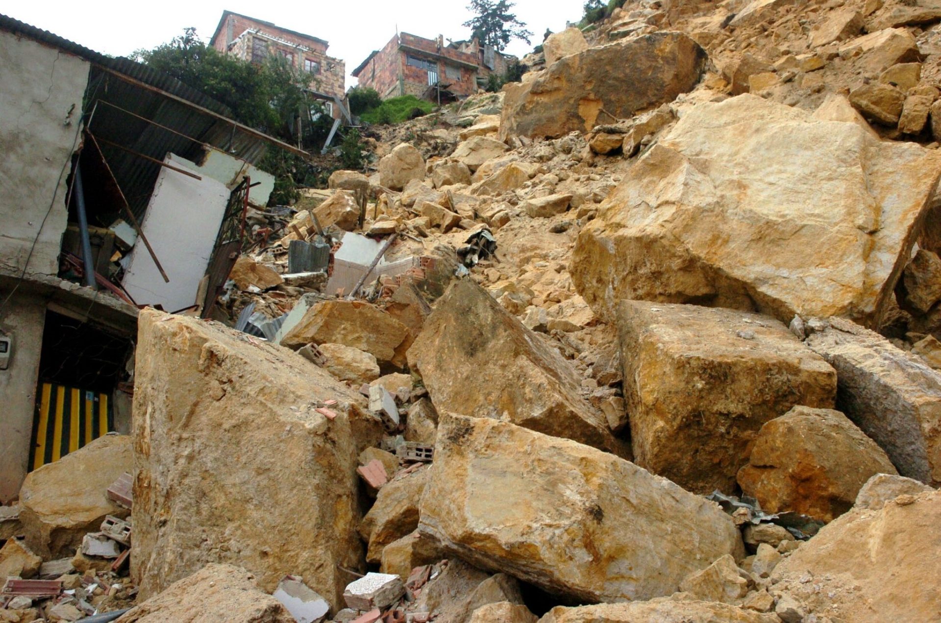 Resultado de una avalancha en la localidad de San Cristóbal, en 2006.