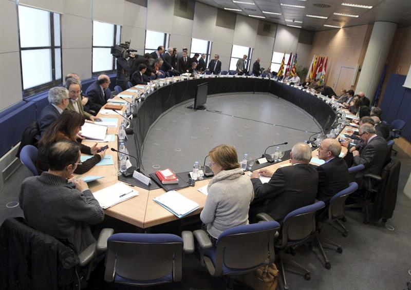 Un momento de la reunión de la Junta de Gobierno de la Confederación Hidrográfica del Ebro (CHE) de este 28 de enero de 2014. 