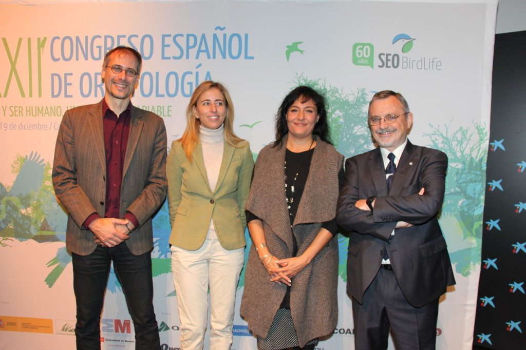 Autoridades que han inaugurado el XXII Congreso Español de Ornitología. De izquierda a derecha, Angelo Caserta, Guillermina Yanguas, Asun Ruiz y Eduardo de Juana