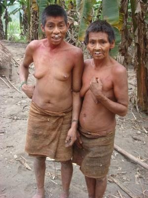 indígenas peruanos de la reserva Kugapakori Nahua Nanti.