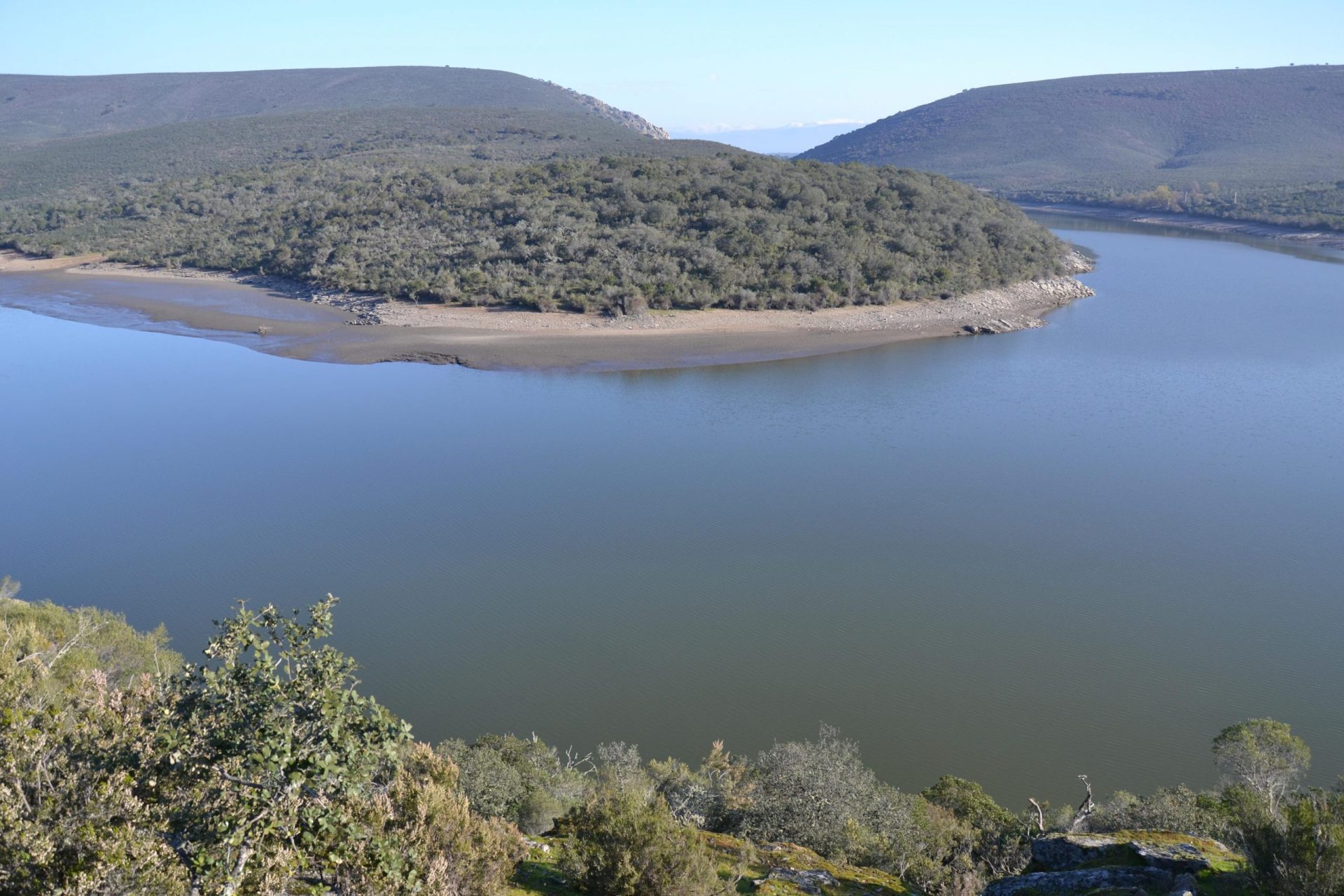 Imagen del río Tajo a su paso por el Parque Nacional de Monfragüe. FOTO: Raúl Casado/EFE