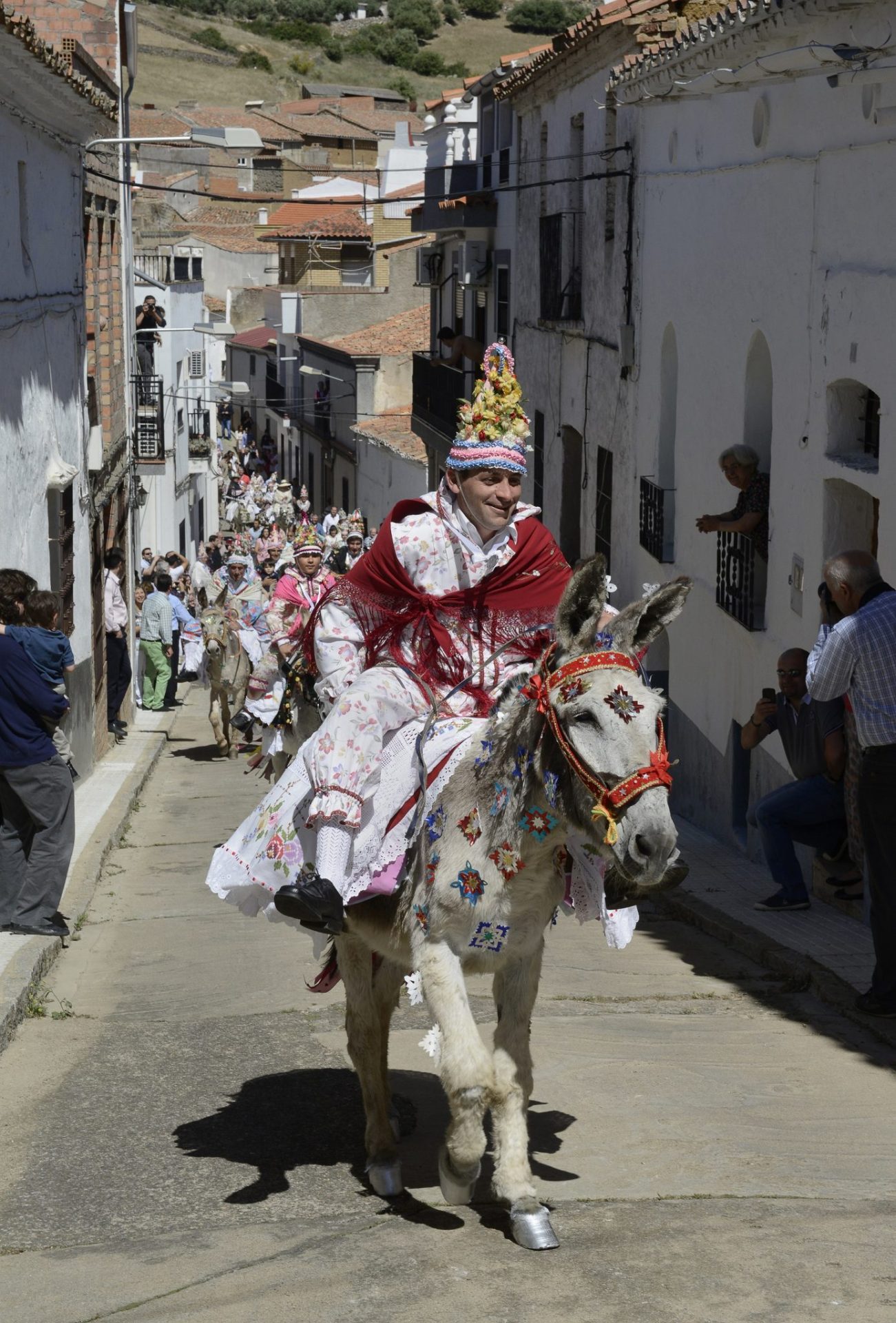 Desfile de las fiestas de la Octava del Corpus en Peñalsordo (Badajoz). Imagen: Desiderio Mondelo