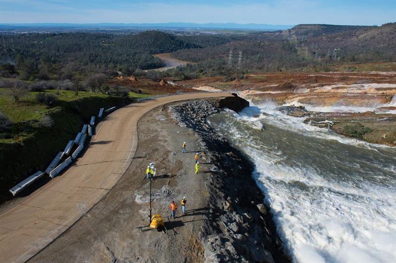 Oroville, la presa más alta de EEUU, situada a unos 250 kilómetros al noreste de San Francisco.