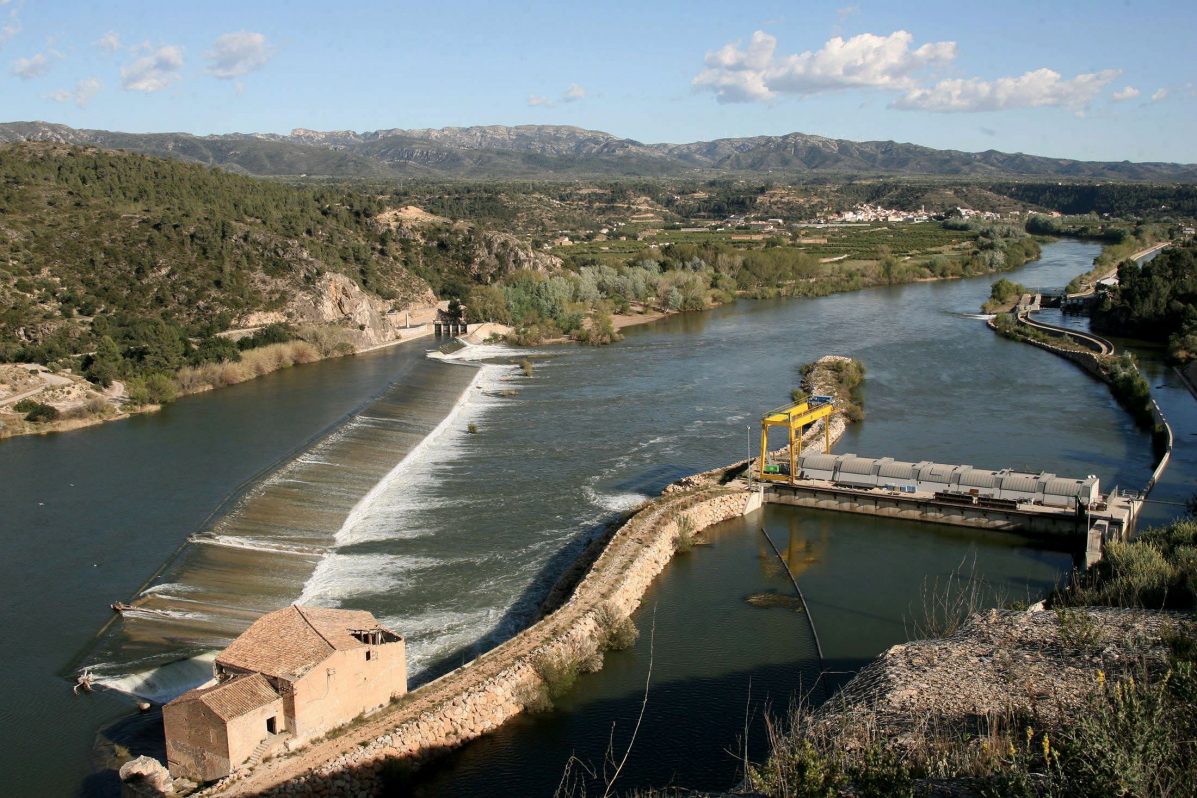 azud de Xerta, represa del rio Ebro, donde se capta el agua para los canales de riego.