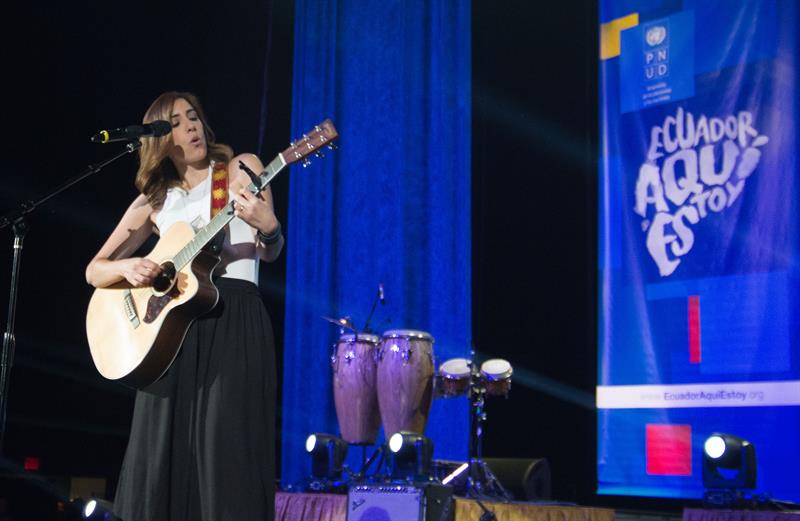 Mariana Vega, que actuó junto a Carlos Vives, Chayanne, Franco de Vita, Gilberto Santa Rosa, Willy Chirino y otros muchos artistas de la música latinoamericana. 