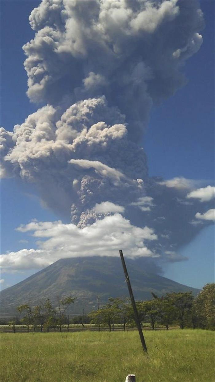 El volcán Chaparrastique  en el este de El Salvador, en una foto del 29 de diciembre de 2013.