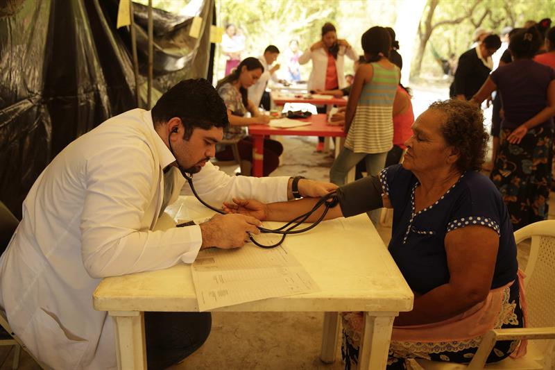 Damnificados por los sismos reciben atención médica en Chirilagua