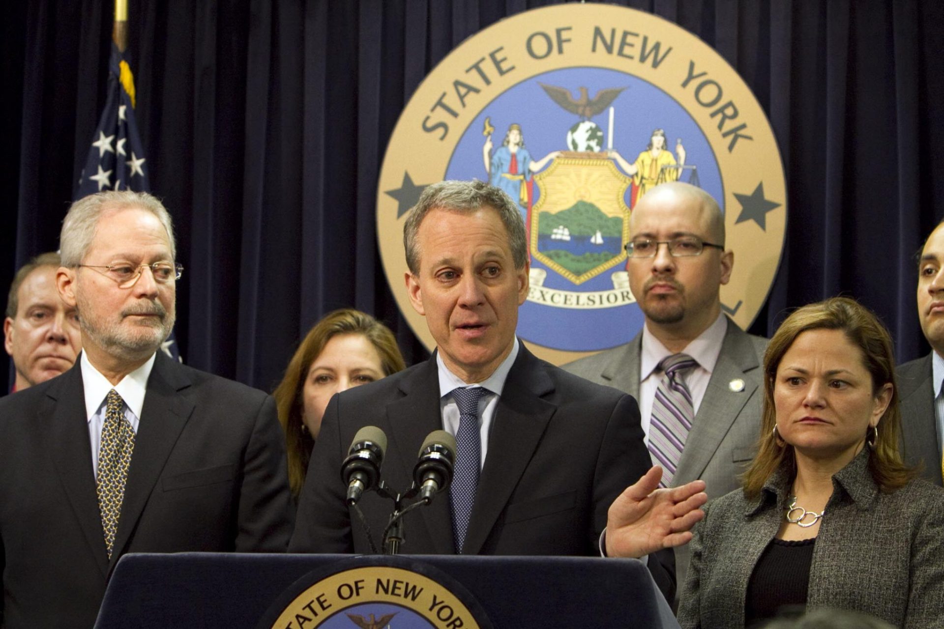 El fiscal de Nueva York lidera la coalición contra el decreto medioambiental de Trump.