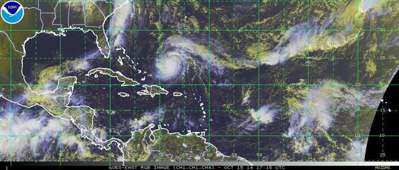 el huracán Gonzalo sobre el Atlántico.
