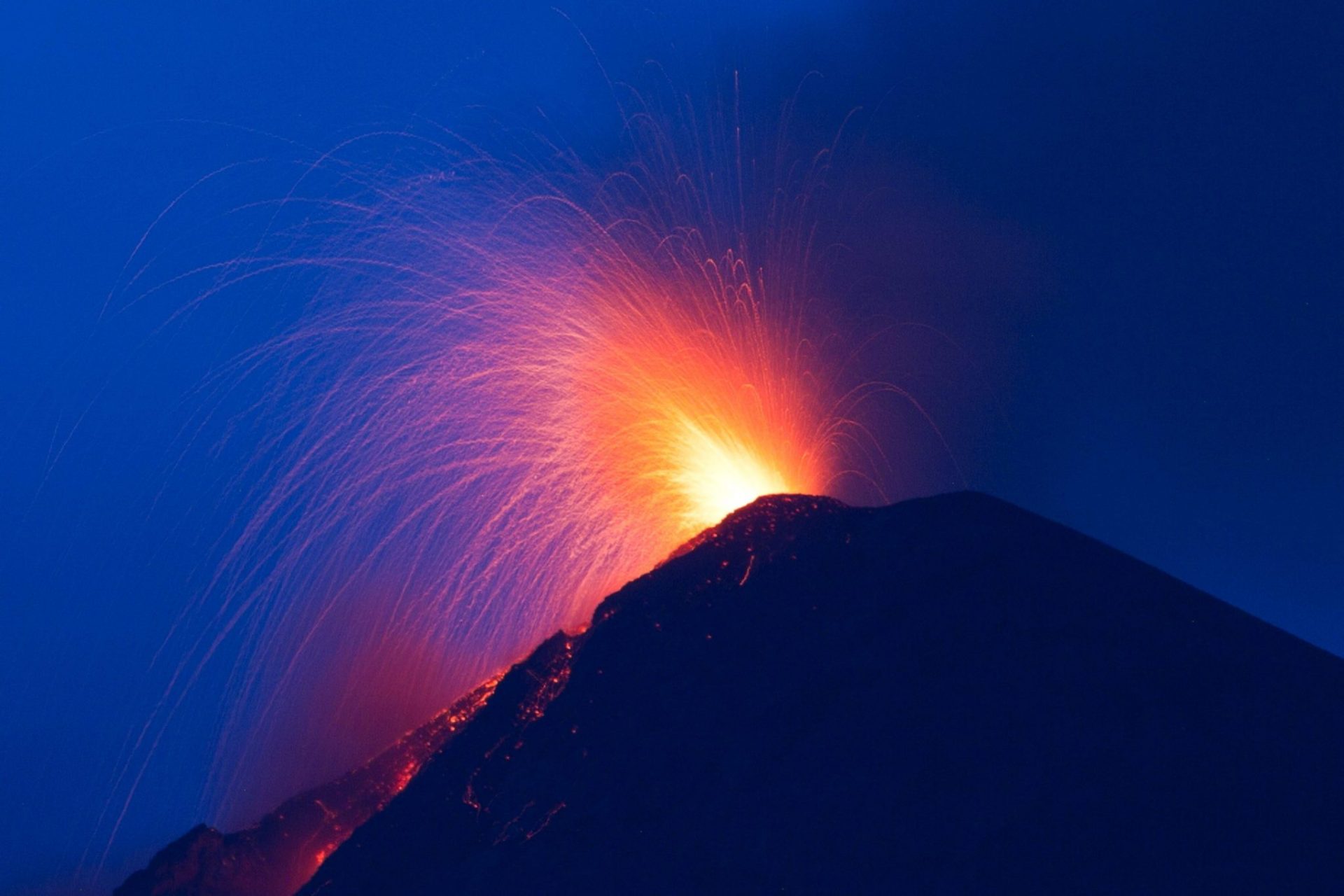 Erupción en julio del volcán de Fuego guatemalteco.