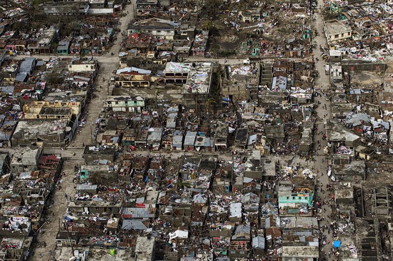 Jeremie, en Haití, destrozada por el paso del huracán Matthew en una foto aérea cedida por Minustah (ONU). 