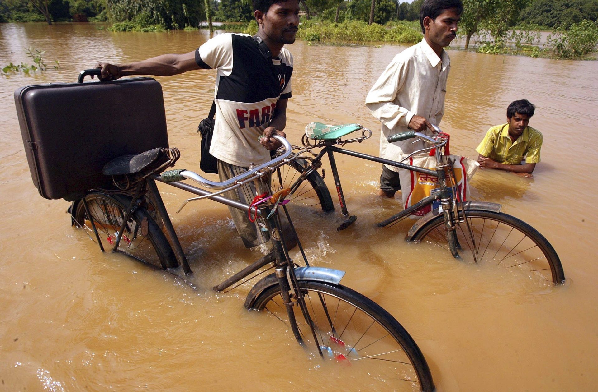ciudadanos de Jaipur afectados por las inundaciones