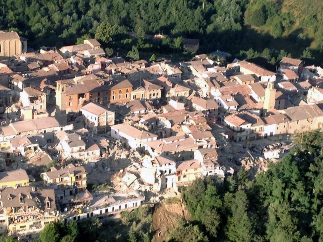 Vista aérea de Amatrice tras el terremoto de 6,0 grados en el centro de Italia.