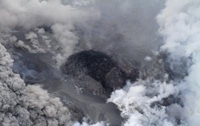 Erupción del volcán Shinmoedake en la isla Kyushu (Japón), el 28 de enero de 2011