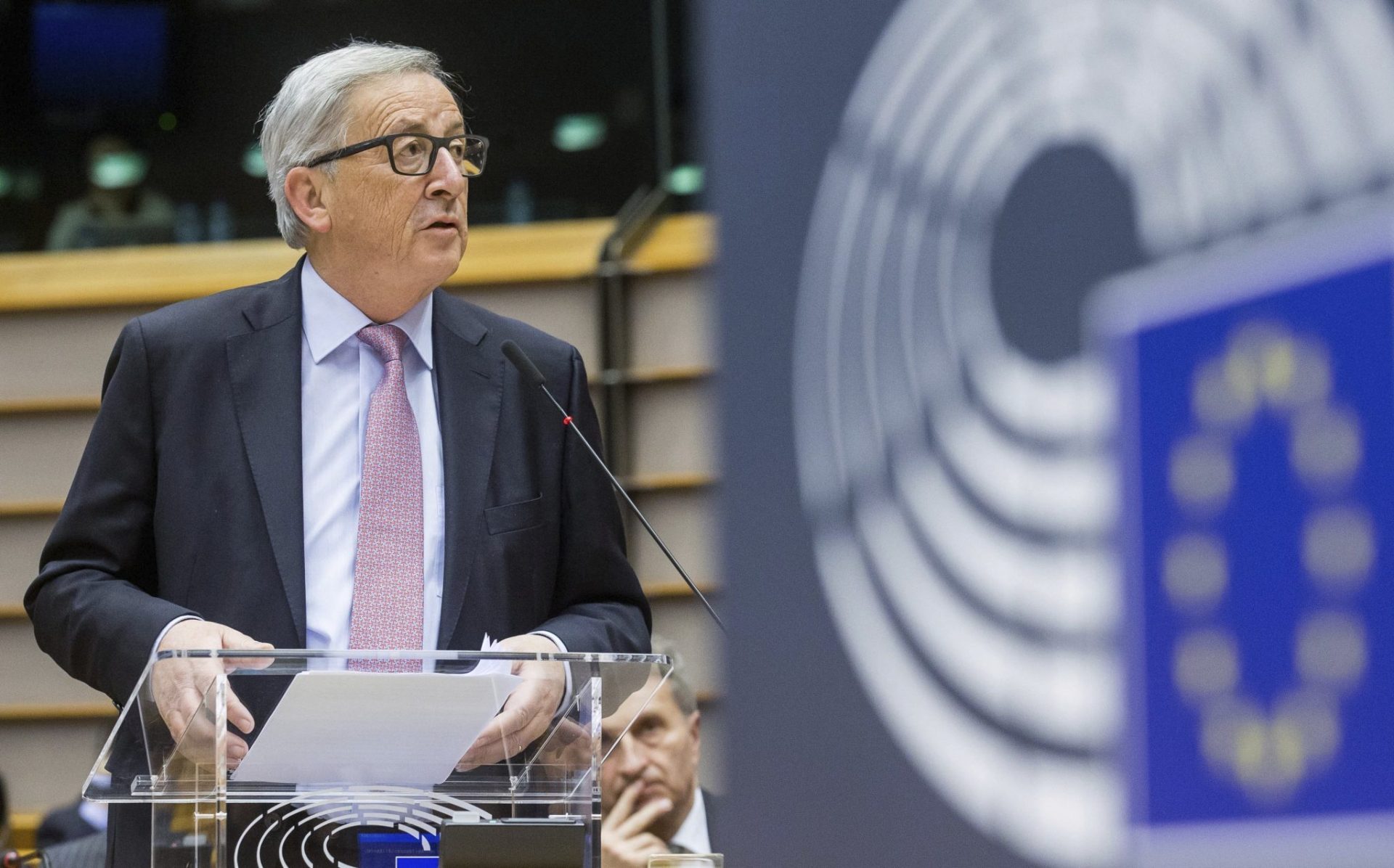 Juncker defiende la lucha contra cambio climático además de la de defensa.