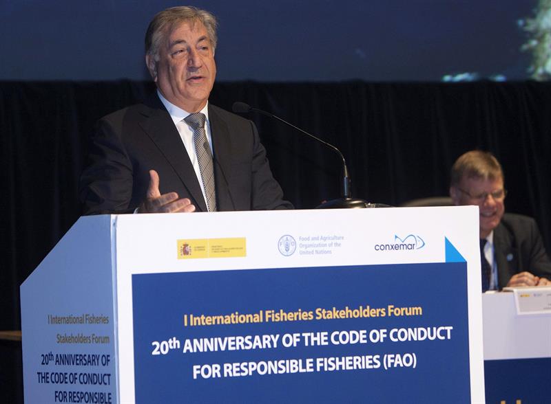 El comisario de Pesca Karmenu Vella interviene en el 20 aniversario del código de conducta de FAO, que se celebra en Vigo. 