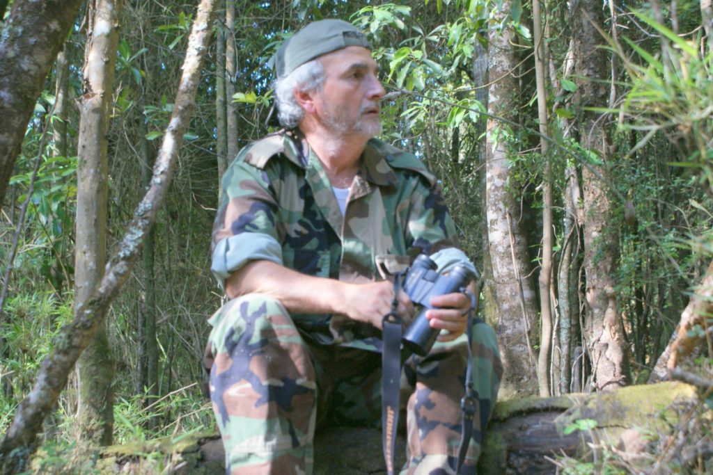 Luis Espinosa haciendo trabajo de campo. Foto: Luis Espinosa