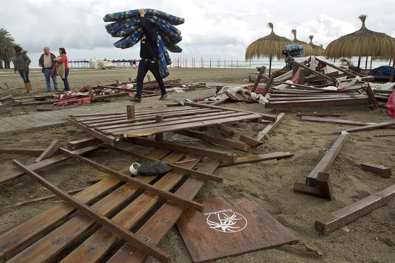 Daños por el vendaval en Torremolinos (Málaga)