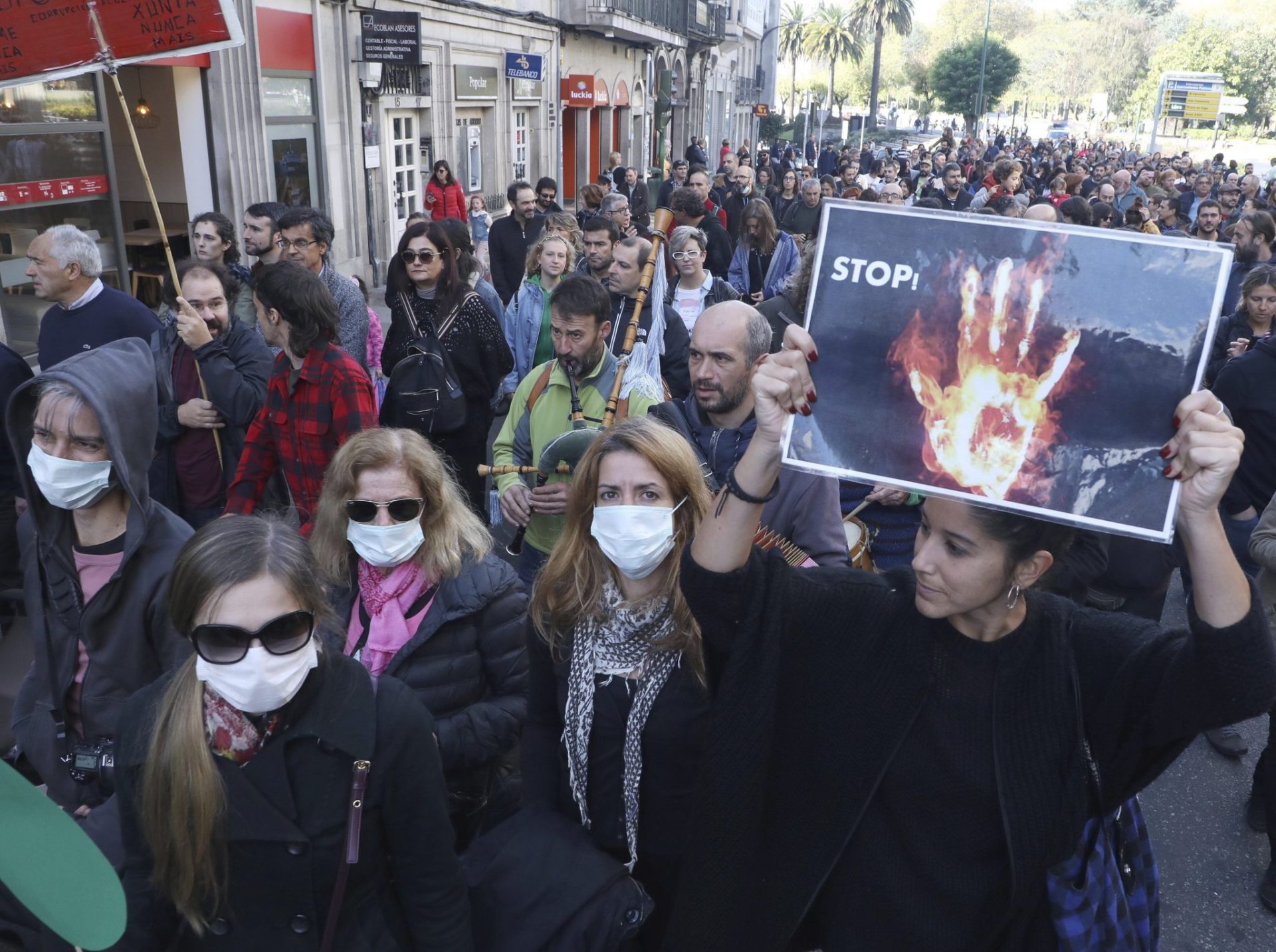 Manifestación contra los incendios forestales en Galicia. EFE/Xoán Rey