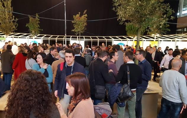 Momento de networking entre los asistentes a la segunda jornada del Foro #wasteinprogress