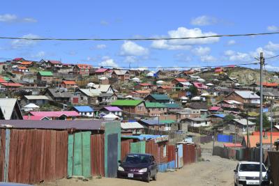 Un suburbio de Ulan Bator, en foto de archivo, donde se refugian los nómadas mongoles cuando se registra el dzud. 