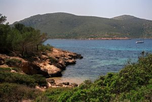 Vista del Mar Mediterráneo desde un punto de la Isla. Efe/ Isabel Pita