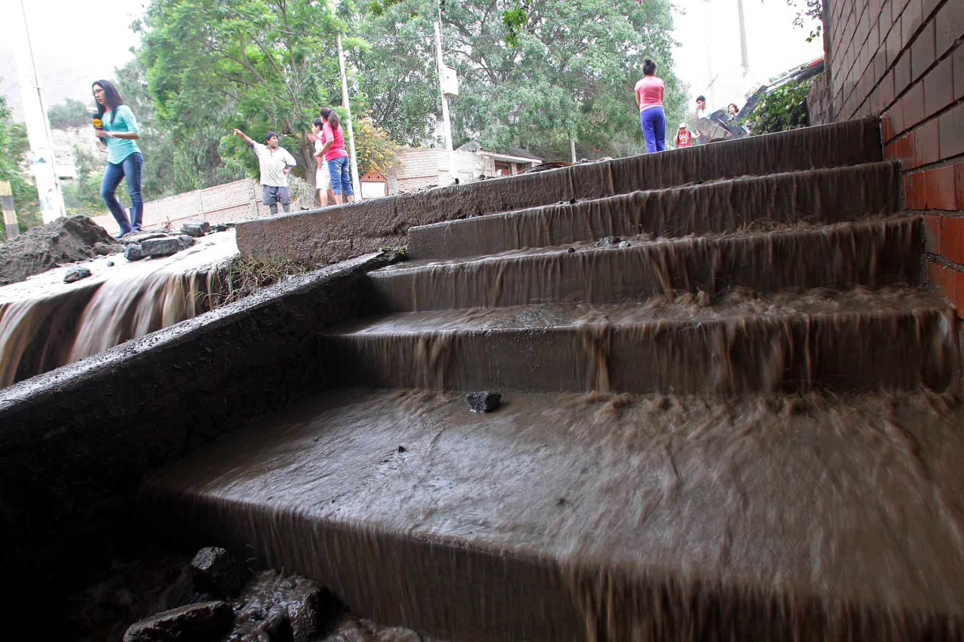 Segundo fin de semana consecutivo de deslizamientos de lodo en Lima por las lluvias.