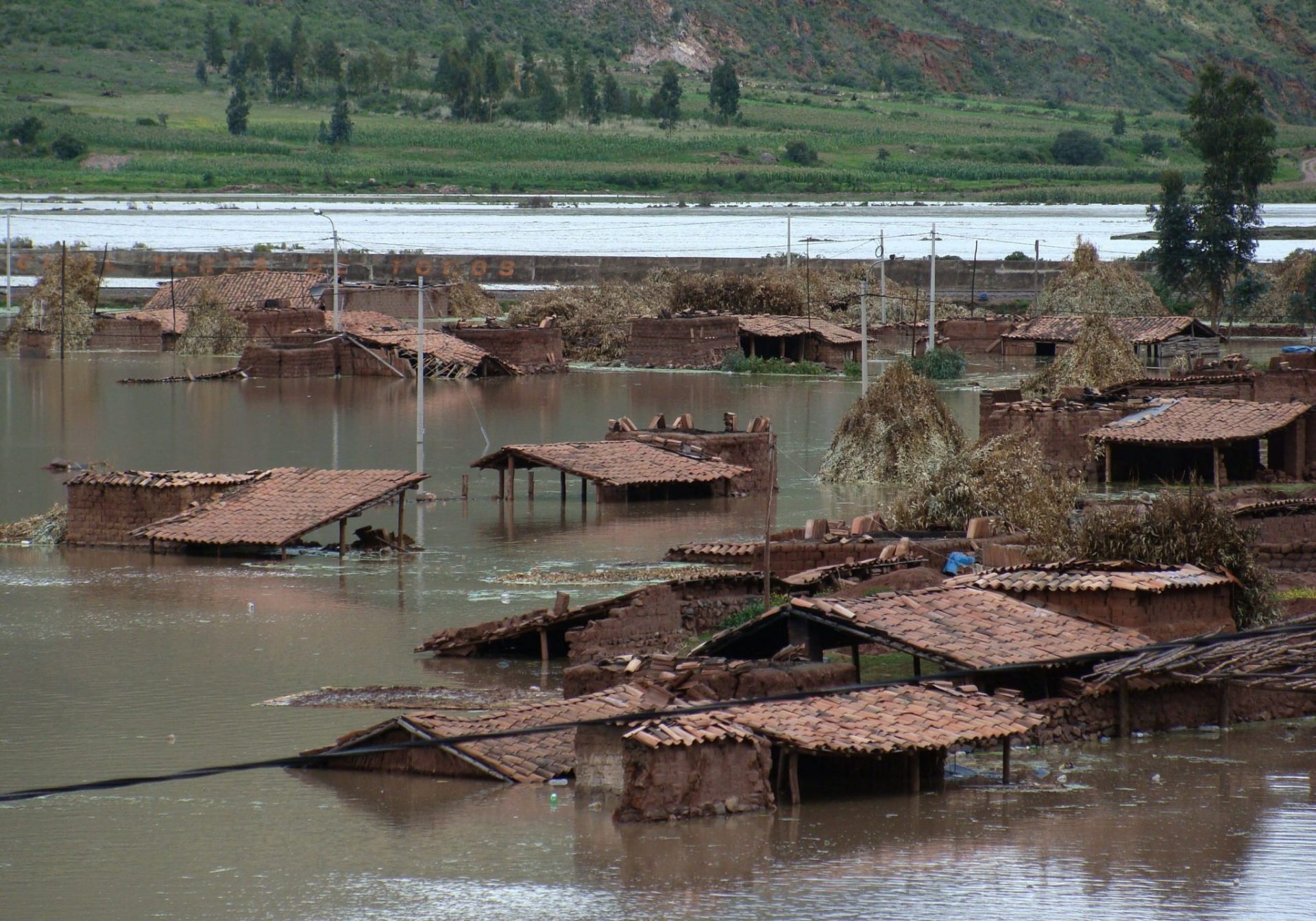 Inundaciones en 2010 en un poblado de Cuzco.