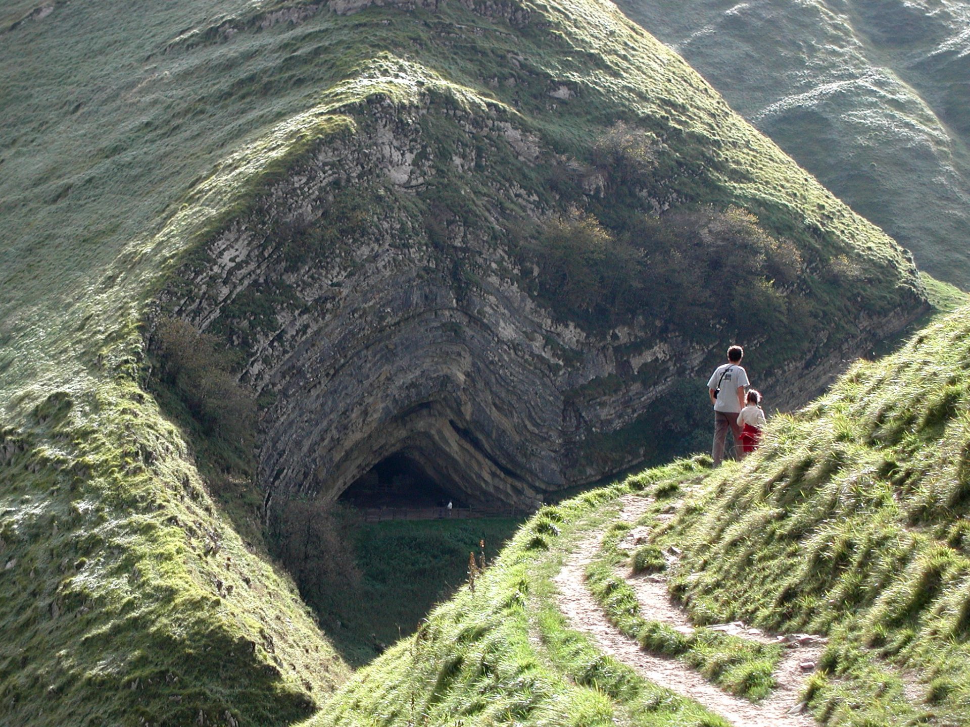 cueva en los Pirineos