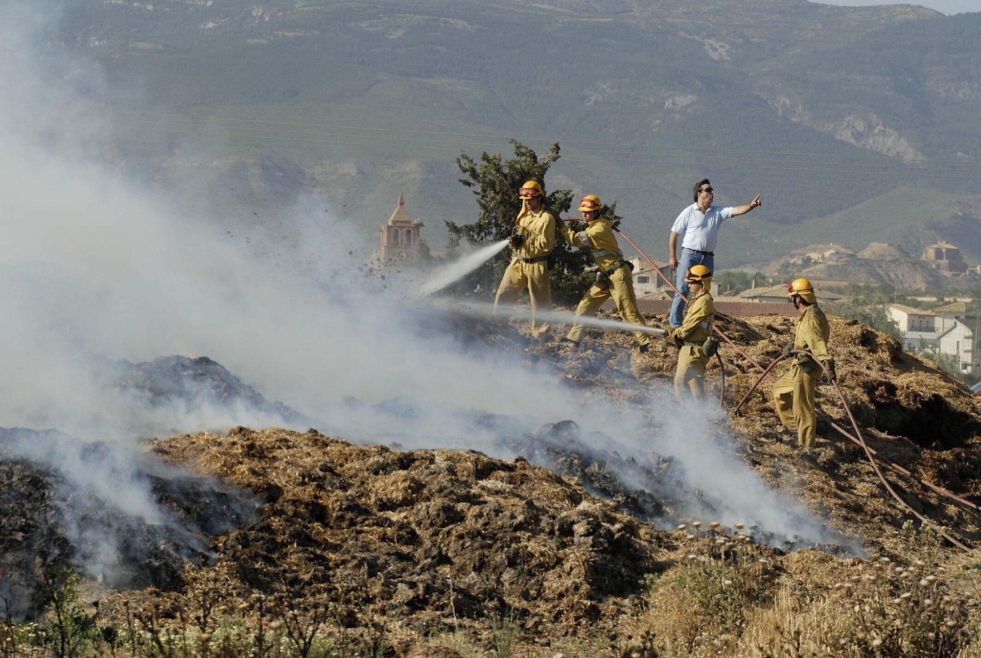 un incendio forestal cerca de Plasencia en 2006.