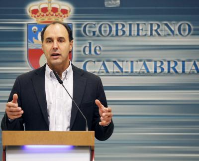  El presidente de Cantabria, Ignacio Diego, presenta en noviembre de 2012,  anteproyecto de ley que regula la prohibición en la comunidad autónoma de la investigación y uso de la técnica del " fracking " (fractura hidráulica) para la prospección y explotación de yacimientos de gas.