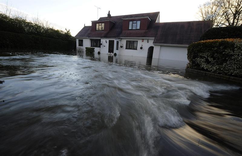 Imagen de las  inundaciones en Wraysbury, Berkshire, Reino Unido este lunes.
