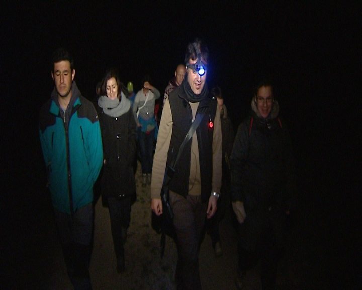 Un grupo de alumnos del curso sobre Astroturismo en una salida nocturna a observar estrellas en Tramacastilla (Teruel)
