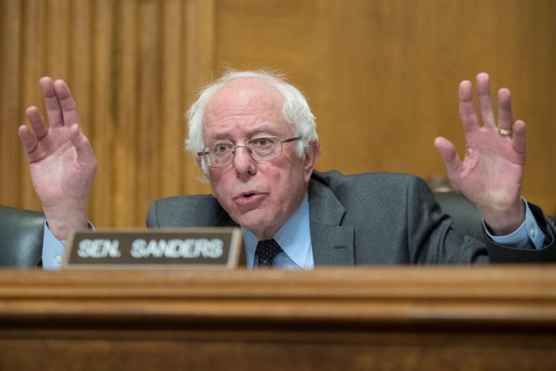 No creo que combata el cambio climático Pruitt, que niega el cambio climático y ha recibido más de 340.000 dólares de las industrias de combustibles fósiles, dijo el senador Sanders.