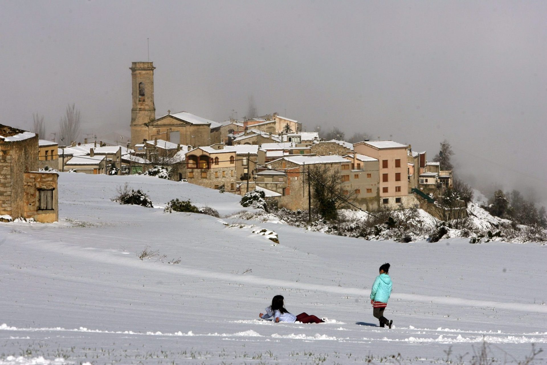 Nieve, frío y viento remiten pero continúa la alerta en 22 provincias. en la foto Belltall (Tarragona).