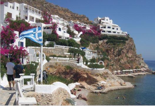 El mayor objetivo del proyecto "Horizonte Tilos" es el desarrollo y puesta en marcha de un prototipo de planta generadora y almacenadora de energía eléctrica híbrida, basada en la energía eólica y fotovoltaica, explicó a Efe Dimitris Zafirakis, coordinador del proyecto europeo. 