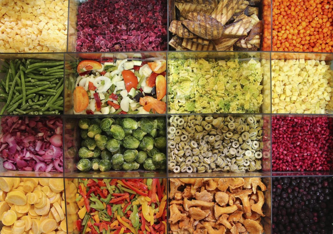 Verduras congeladas durante la feria de alimentación ecológica en Alemania. EFE/Daniel Karmann