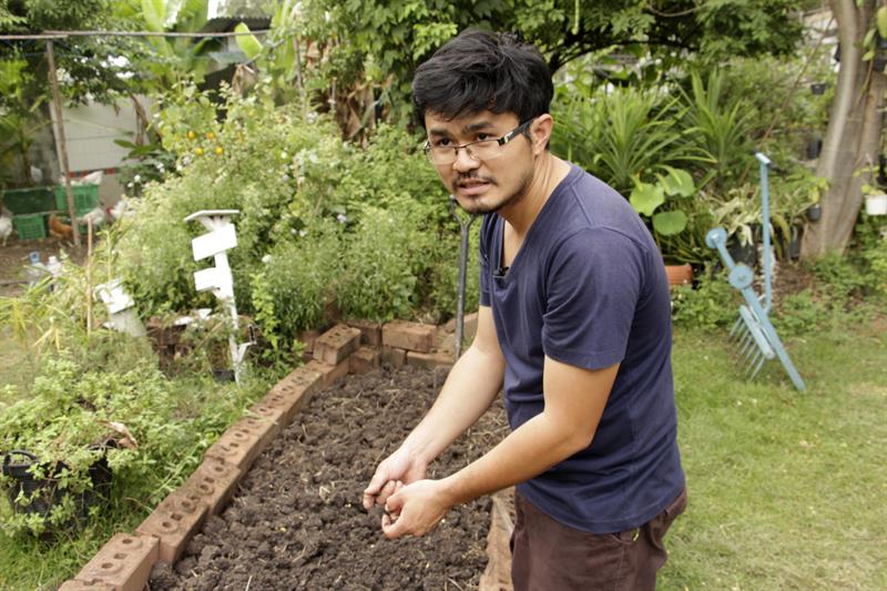 El tailandés Nakhorn Limpacuptathavon uno de los fundadores de The City Farm Project, una de las primeras ONG tailandesas que promueven la agricultura orgánica.