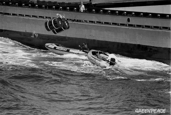 Greenpeace-bidones radiactivos
